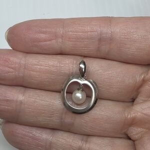 modernist retro Japanese saltwater cultured akoya vintage pearl pendant silver